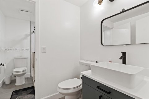 House in Davie, Florida 2 bedrooms, 111.95 sq.m. № 2050160 - photo 18