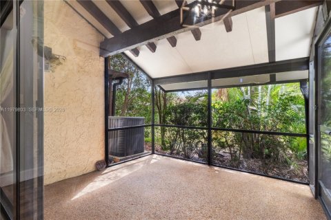 House in Davie, Florida 2 bedrooms, 111.95 sq.m. № 2050160 - photo 24