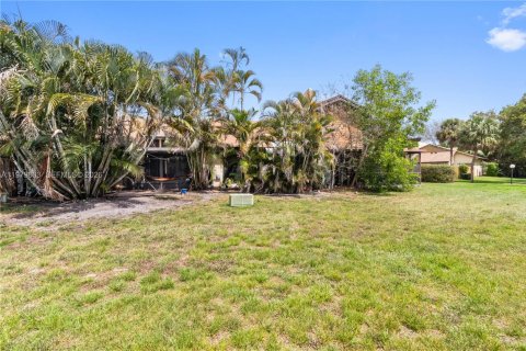 House in Davie, Florida 2 bedrooms, 111.95 sq.m. № 2050160 - photo 26