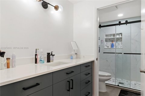 House in Davie, Florida 2 bedrooms, 111.95 sq.m. № 2050160 - photo 19