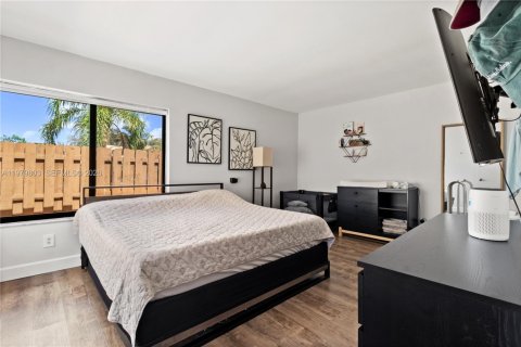 House in Davie, Florida 2 bedrooms, 111.95 sq.m. № 2050160 - photo 21