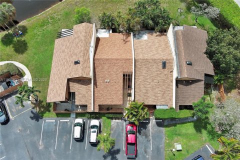 House in Davie, Florida 2 bedrooms, 111.95 sq.m. № 2050160 - photo 5