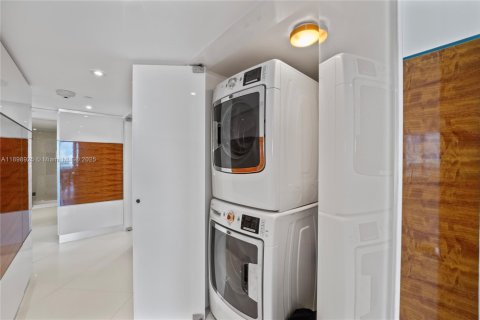 Купить кондоминиум в Майами-Бич, Флорида 3 спальни, 144.83м2, № 1951002 - фото 21