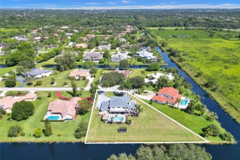 House in Davie, Florida 6 bedrooms, 484.49 sq.m. № 2010576 - photo 6