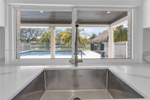 House in Davie, Florida 6 bedrooms, 484.49 sq.m. № 2010576 - photo 29