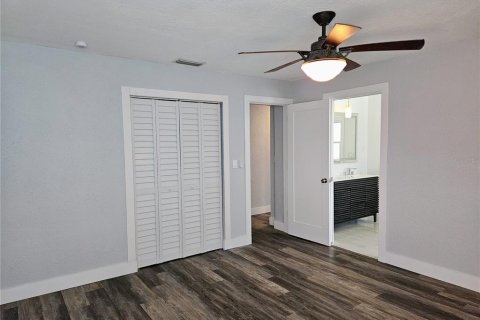 Casa en alquiler en Treasure Island, Florida, 3 dormitorios, 148.83 m2 № 1820952 - foto 16