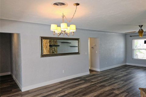 Casa en alquiler en Treasure Island, Florida, 3 dormitorios, 148.83 m2 № 1820952 - foto 7
