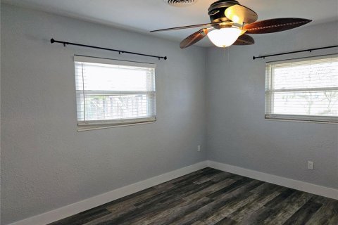 Casa en alquiler en Treasure Island, Florida, 3 dormitorios, 148.83 m2 № 1820952 - foto 27