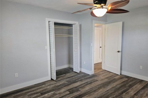 Casa en alquiler en Treasure Island, Florida, 3 dormitorios, 148.83 m2 № 1820952 - foto 29