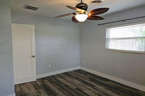 Casa en alquiler en Treasure Island, Florida, 3 dormitorios, 148.83 m2 № 1820952 - foto 30