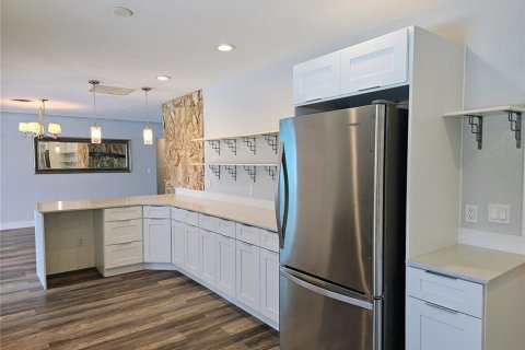 Casa en alquiler en Treasure Island, Florida, 3 dormitorios, 148.83 m2 № 1820952 - foto 12