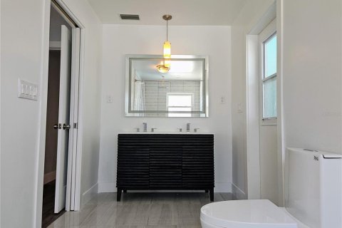 Casa en alquiler en Treasure Island, Florida, 3 dormitorios, 148.83 m2 № 1820952 - foto 20