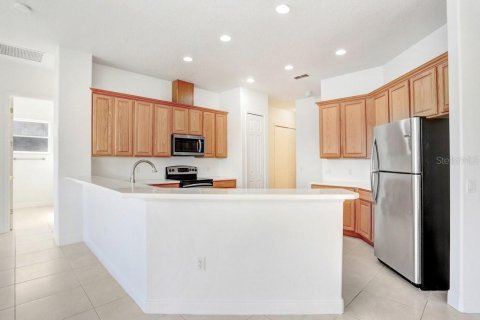 Casa en venta en Kissimmee, Florida, 3 dormitorios, 227.61 m2 № 2135514 - foto 19