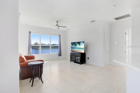 Casa en venta en Kissimmee, Florida, 3 dormitorios, 227.61 m2 № 2135514 - foto 22