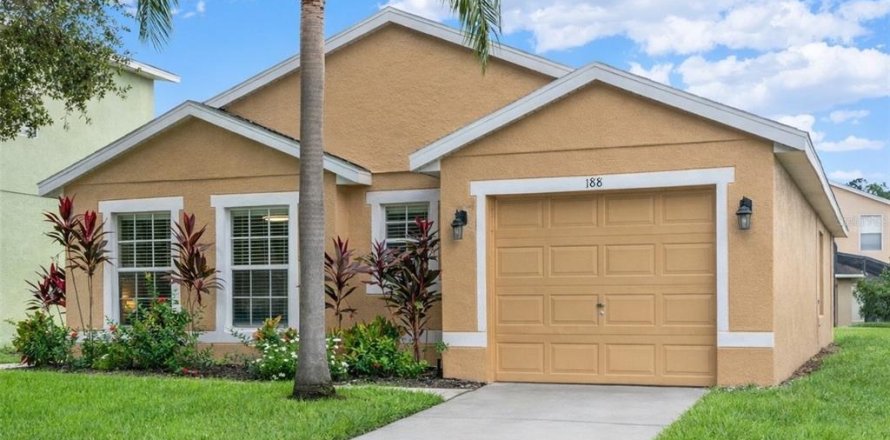 House in Davenport, Florida 3 bedrooms, 147.62 sq.m. № 2151434