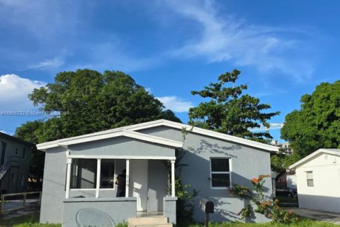 Купить виллу или дом в Уэст-Палм-Бич, Флорида 2 спальни, 80.82м2, № 1956400 - фото 5