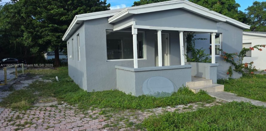 Дом в Уэст-Палм-Бич, Флорида 2 спальни, 80.82м2 № 1956400