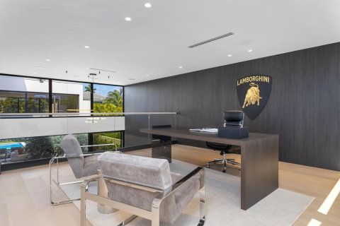 Купить виллу или дом в Бока-Ратон, Флорида 6 комнат, 853.49м2, № 2085392 - фото 26