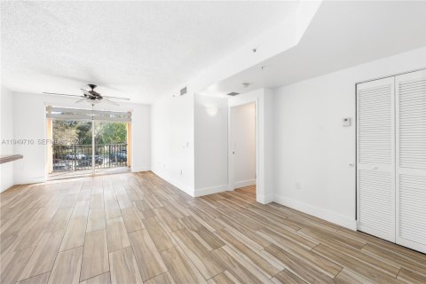 Снять в аренду кондоминиум в Мирамар, Флорида 2 спальни, 90.77м2, № 2005525 - фото 2