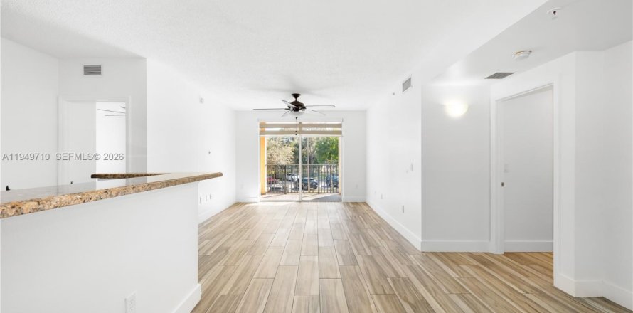 Кондоминиум с 2 спальнями в Мирамар, Флорида № 2005525