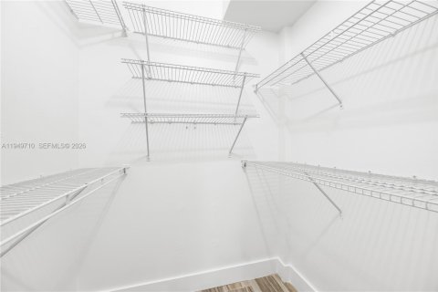 Снять в аренду кондоминиум в Мирамар, Флорида 2 спальни, 90.77м2, № 2005525 - фото 13