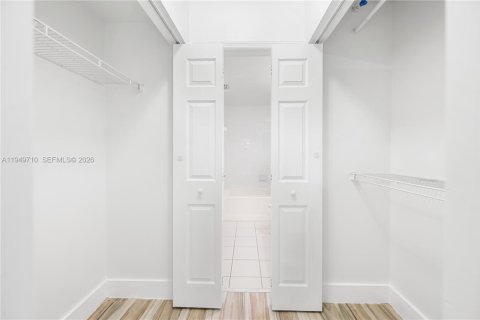 Снять в аренду кондоминиум в Мирамар, Флорида 2 спальни, 90.77м2, № 2005525 - фото 18