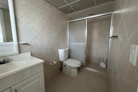 Condo in North Miami, Florida, 2 bedrooms № 2182504 - photo 14