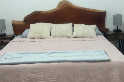 Condo in Hallandale Beach, Florida, 1 bedroom  № 1930705 - photo 4