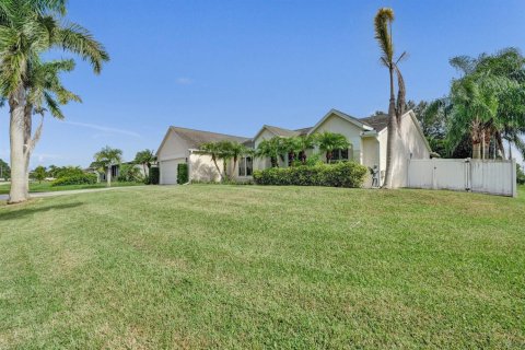 Casa en venta en Port St. Lucie, Florida, 8 dormitorios, 208.75 m2 № 2363036 - foto 3