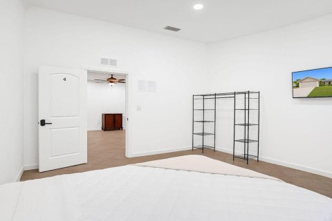 Casa en venta en Port St. Lucie, Florida, 8 dormitorios, 208.75 m2 № 2363036 - foto 16