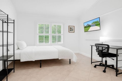 Casa en venta en Port St. Lucie, Florida, 8 dormitorios, 208.75 m2 № 2363036 - foto 13