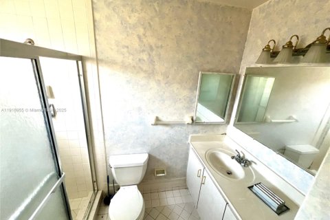 Снять в аренду коммерческую недвижимость в Майами, Флорида 1 спальня, 27.87м2, № 1974073 - фото 6