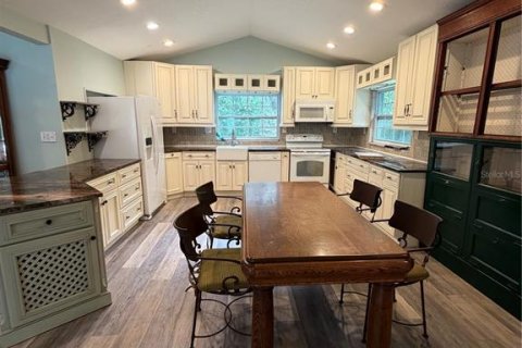 Casa en venta en Apopka, Florida, 2 dormitorios, 167.22 m2 № 2349318 - foto 4