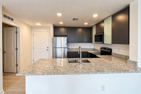 Condo in Orlando, Florida, 2 bedrooms  № 2432718 - photo 3