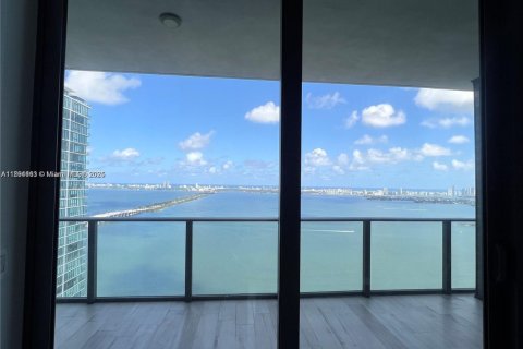 Copropriété à vendre à Miami, Floride: 2 chambres, 98.2 m2 № 1944804 - photo 1