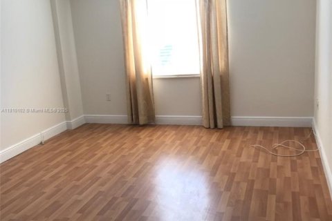 Condo in Sunny Isles Beach, Florida, 2 bedrooms  № 1752706 - photo 5