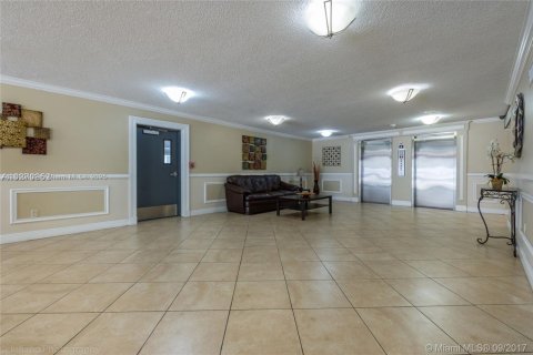Condo in Sunny Isles Beach, Florida, 2 bedrooms  № 1752706 - photo 12