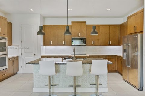 Casa en venta en Pembroke Pines, Florida, 3 dormitorios, 229.1 m2 № 1846127 - foto 8