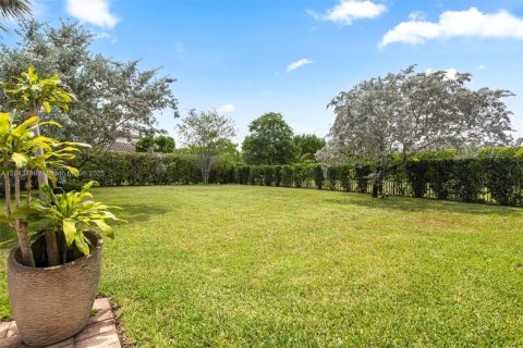 Casa en venta en Pembroke Pines, Florida, 3 dormitorios, 229.1 m2 № 1846127 - foto 28