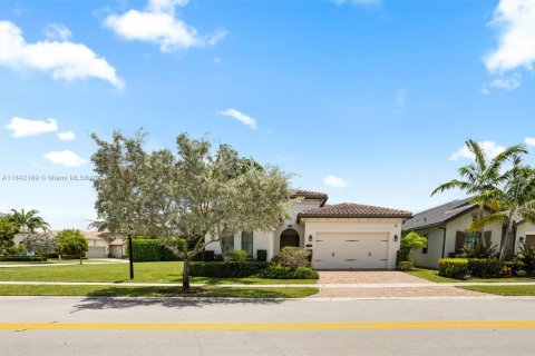 Casa en venta en Pembroke Pines, Florida, 3 dormitorios, 229.1 m2 № 1846127 - foto 4