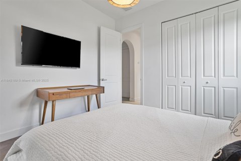 Casa en venta en Pembroke Pines, Florida, 3 dormitorios, 229.1 m2 № 1846127 - foto 20