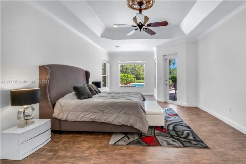 House in Davie, Florida 5 bedrooms, 313.27 sq.m. № 1701340 - photo 22