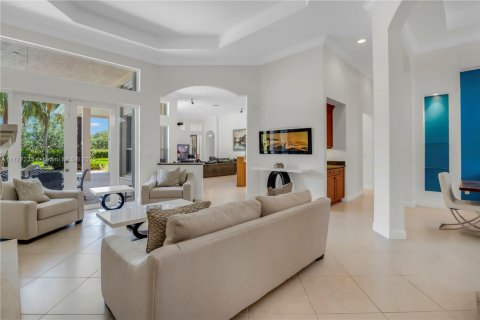 House in Davie, Florida 5 bedrooms, 313.27 sq.m. № 1701340 - photo 10
