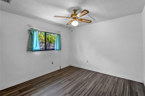 Villa ou maison à vendre à Sarasota, Floride: 3 chambres, 158.03 m2 № 1894479 - photo 28