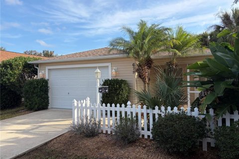 House in The Villages, Florida 2 bedrooms, 107.4 sq.m. № 2238972