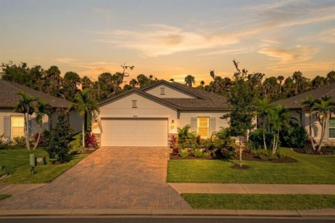 House in Palmetto, Florida 3 bedrooms, 194.17 sq.m. № 2330055