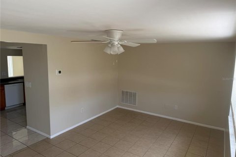 Villa ou maison à vendre à Holiday, Floride: 2 chambres, 110.74 m2 № 2167536 - photo 3
