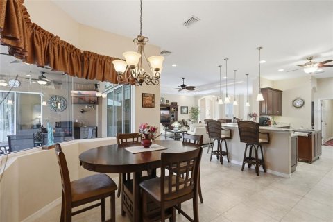 House in Parrish, Florida 4 bedrooms, 264.03 sq.m. № 2296768 - photo 11