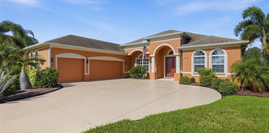 House in Parrish, Florida 4 bedrooms, 264.03 sq.m. № 2296768