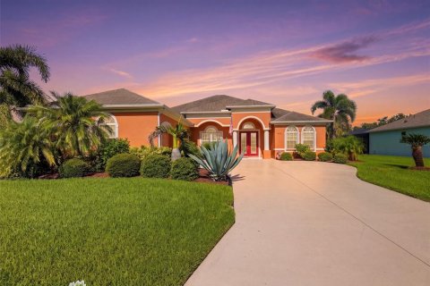 House in Parrish, Florida 4 bedrooms, 264.03 sq.m. № 2296768 - photo 2